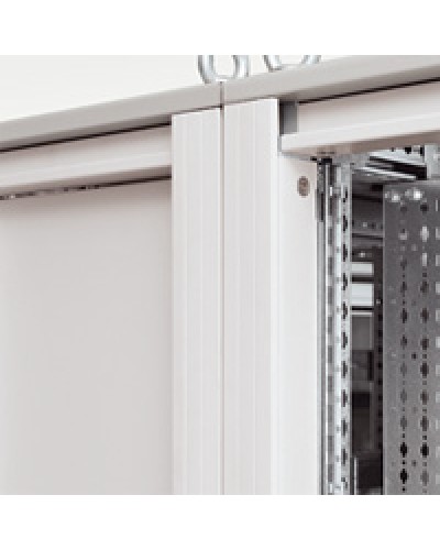 Облицовка Legrand 020561 в Северодвинске Аксессуары для стоек и шкафов Pintop.ru